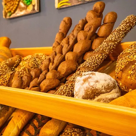 Senza The & Αλάνια