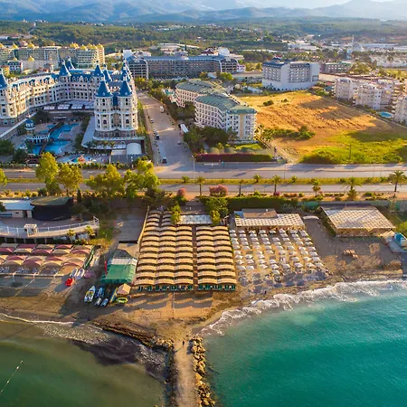 Senza The & Готель