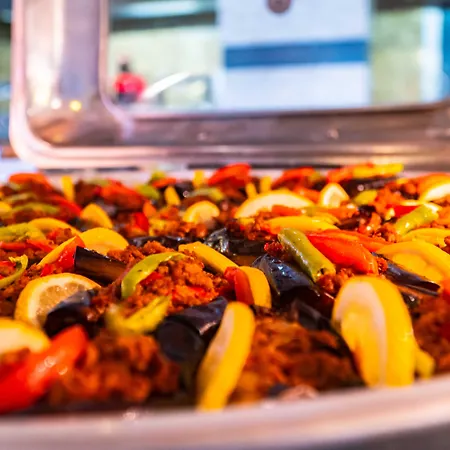 Senza The & Готель