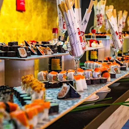 Senza The & Готель