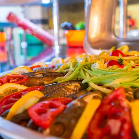 Senza The & Готель